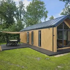 Nowoczesny domek na zgłoszenie 35m2 całoroczny z tarasem i meblami ogrodowymi. Idealny na wypoczynek.