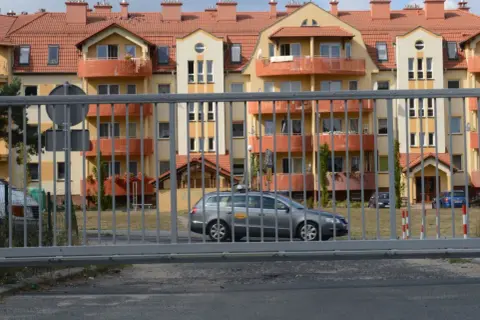 Czy straż miejska może wystawić mandat za parkowanie na osiedlu? Sprawdź zasady
