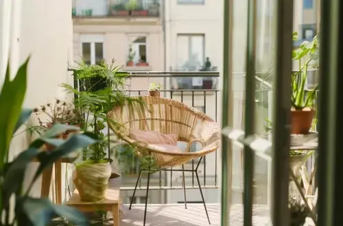 Jak urządzić balkon w bloku - praktyczne pomysły na małą przestrzeń